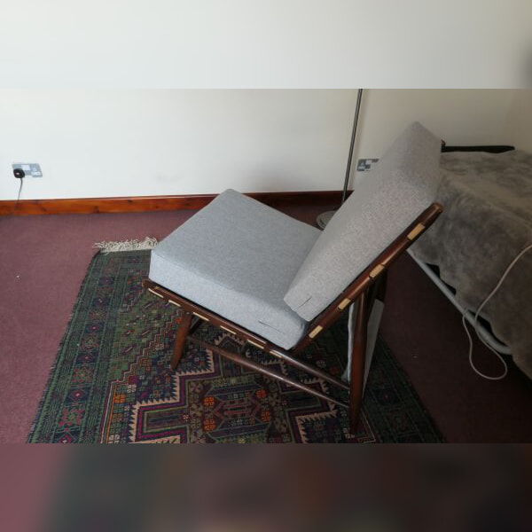 Ercol 427 in our light Grey Stitch